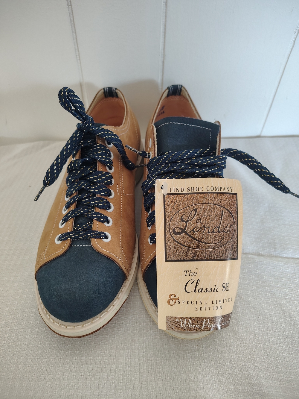 Vintage Linds Shoe Company "The Classic SE" Special Limited Edition Men's Bowlin